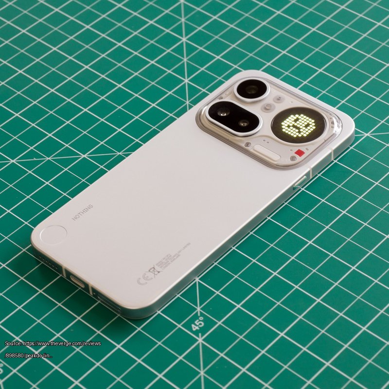 Nothing Phone 4A Pro review: That flagship feeling - Fair use review image from https://www.theverge.com/reviews/898580/peakdo-linkpower-2-review-starlink-mini-battery